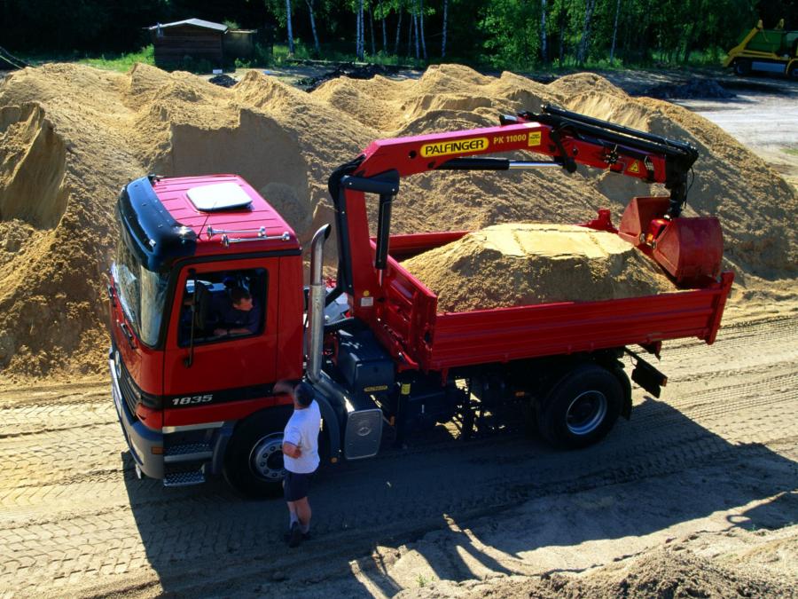  Mercedes-Benz Actros 1835 1997 года  (фото 13 из 17)